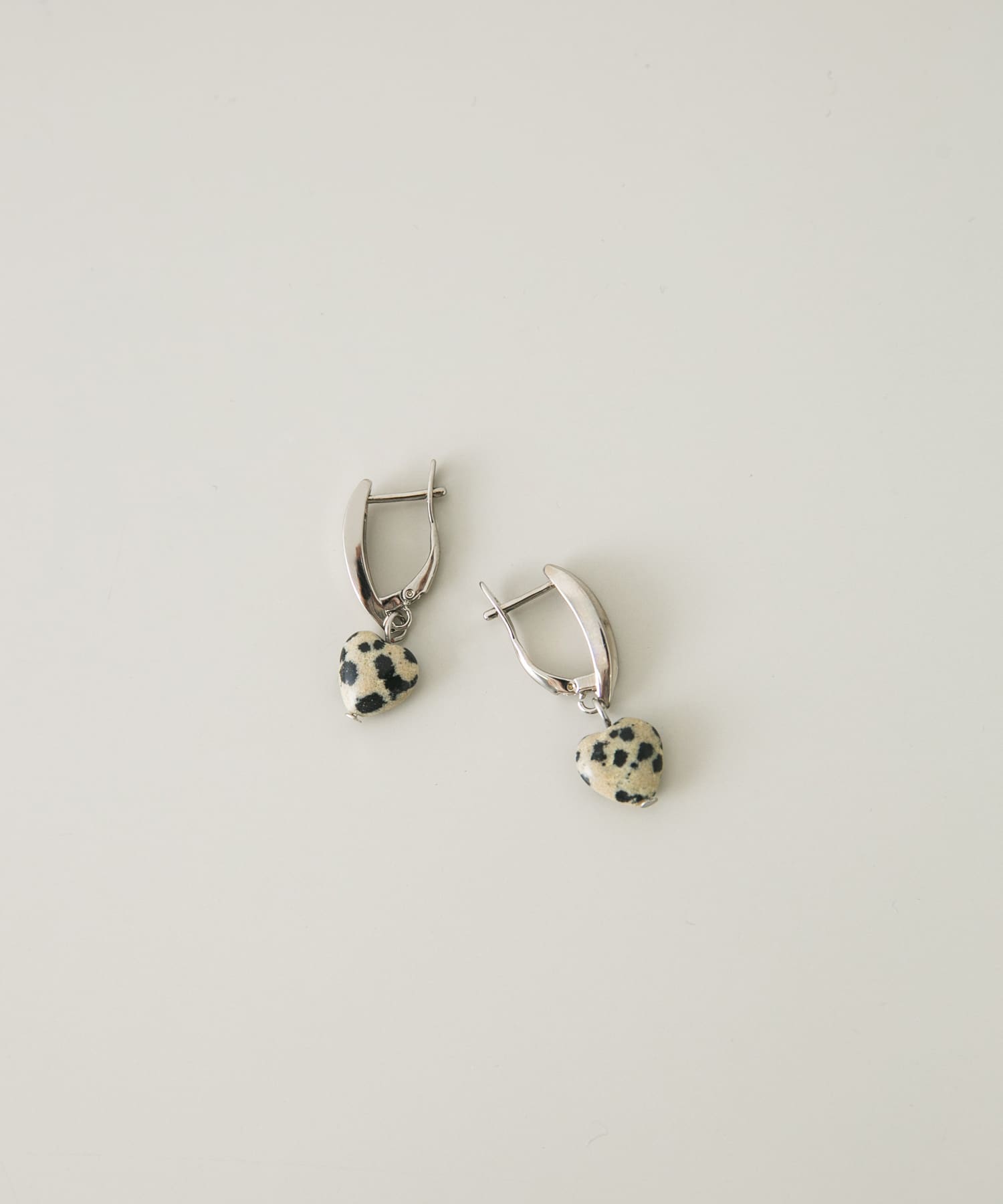 ダルメシアンハートモチーフピアス(- SV/BE): アクセサリー｜URBAN