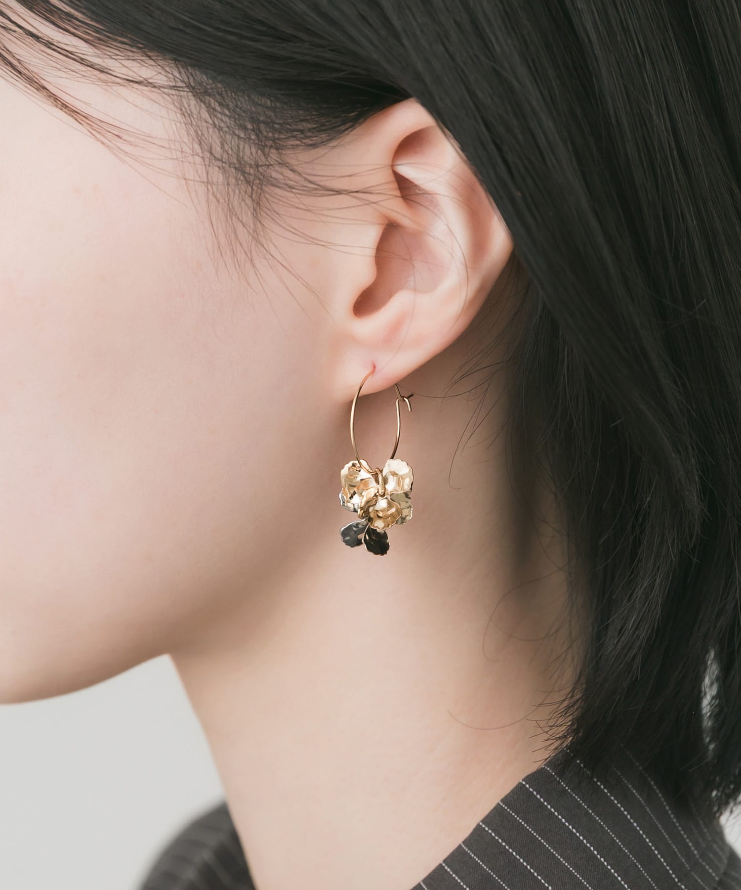 メタルフラワーナローフープピアス