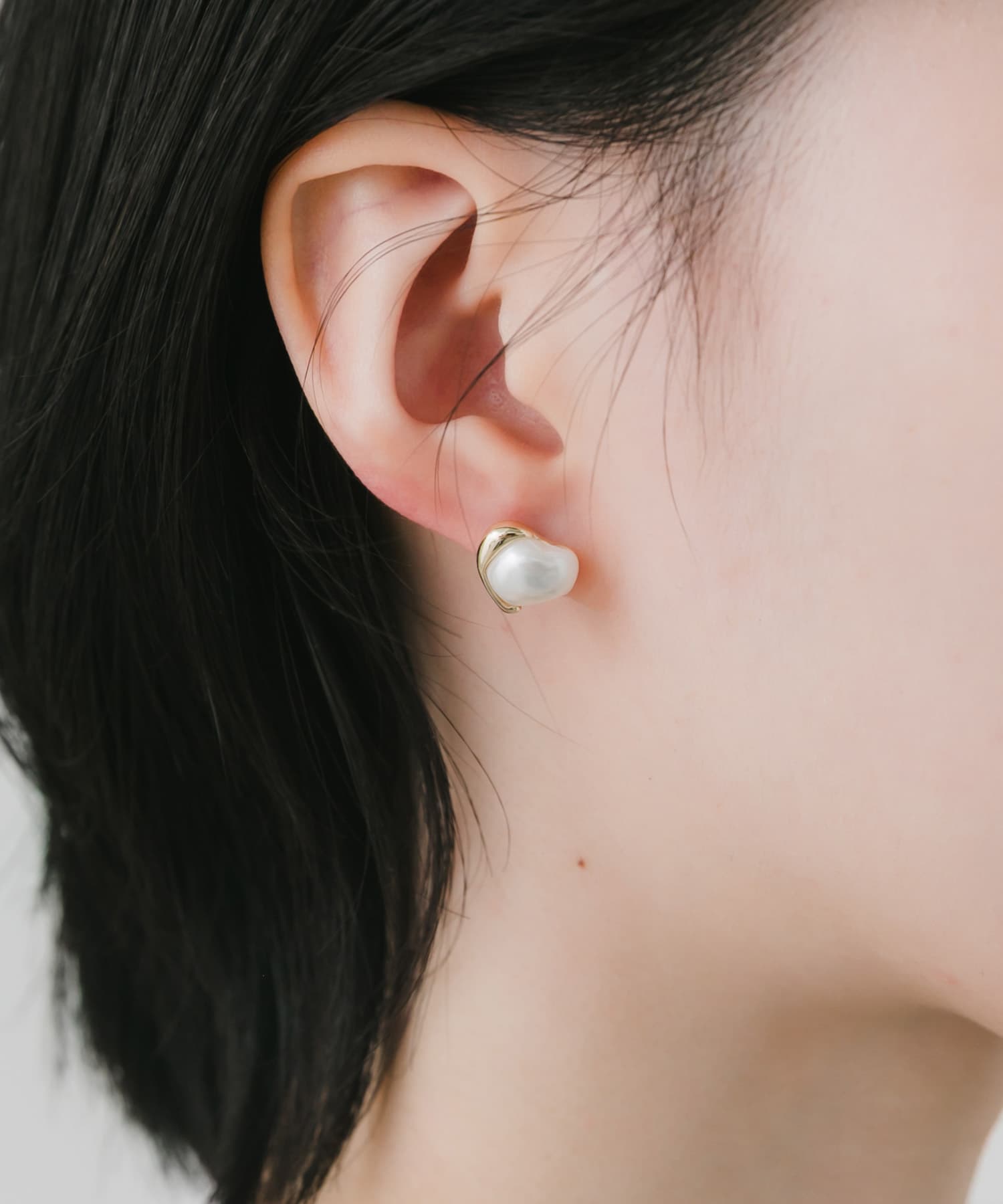 ニュアンスハートパールピアス(- WH/GD): アクセサリー｜URBAN