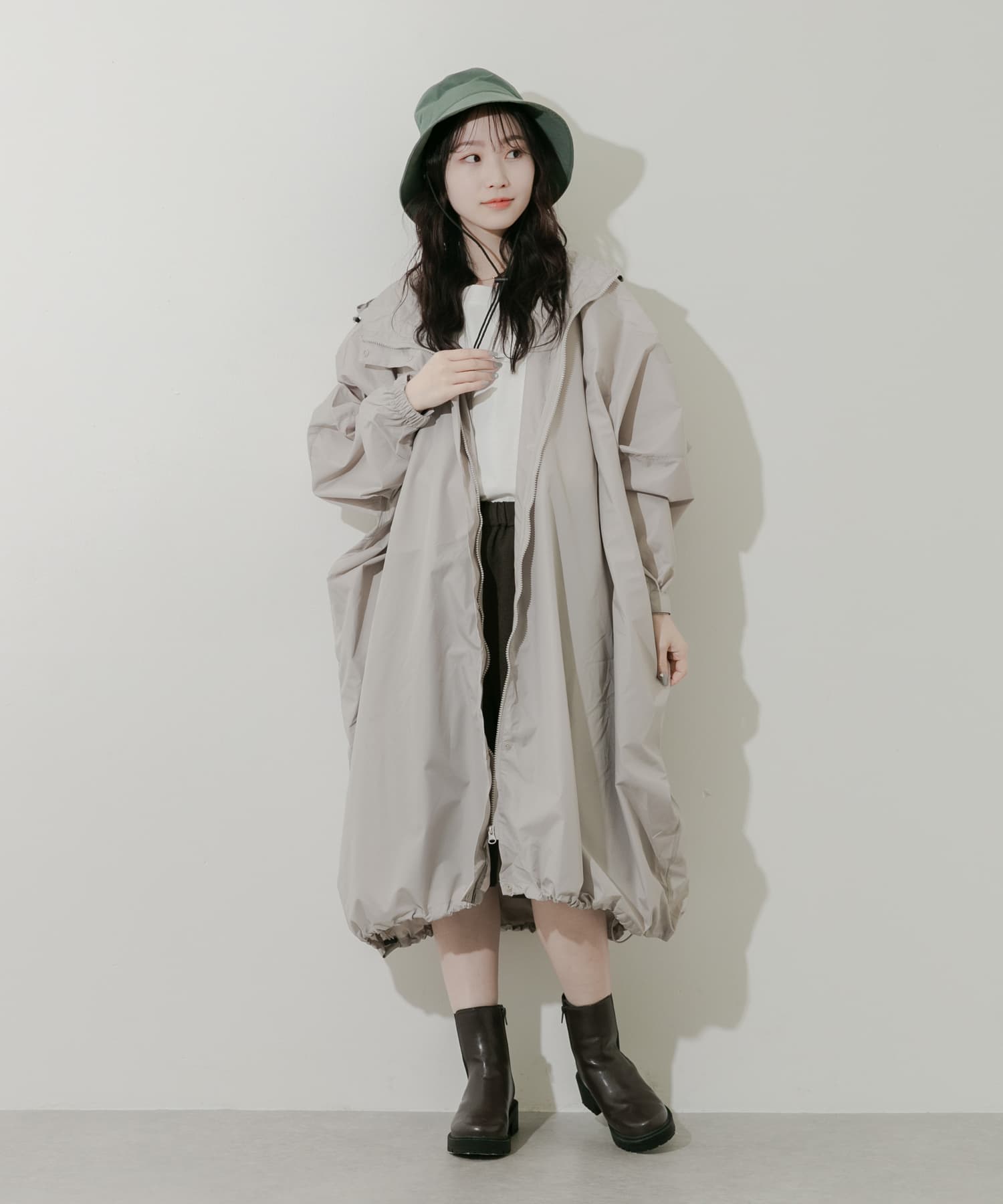『WEB限定』because　Mods Poncho