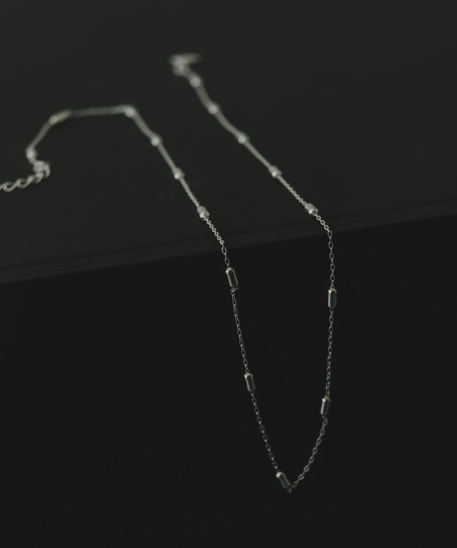 SMELLY so’　station chain necklace