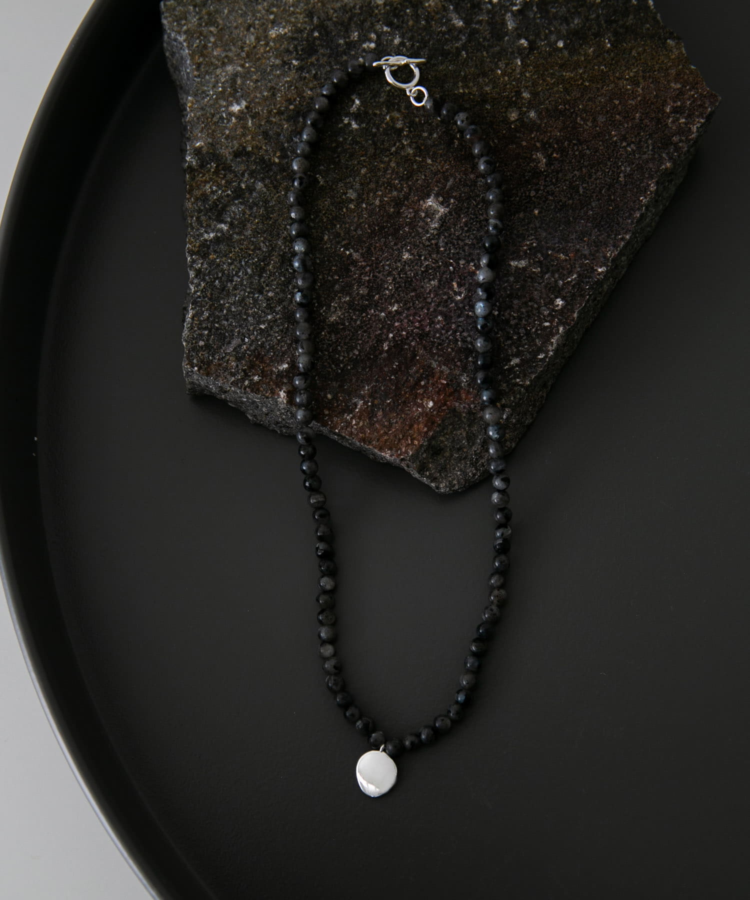 SMELLY so’　blackLabradoritenecklace BK/SL -