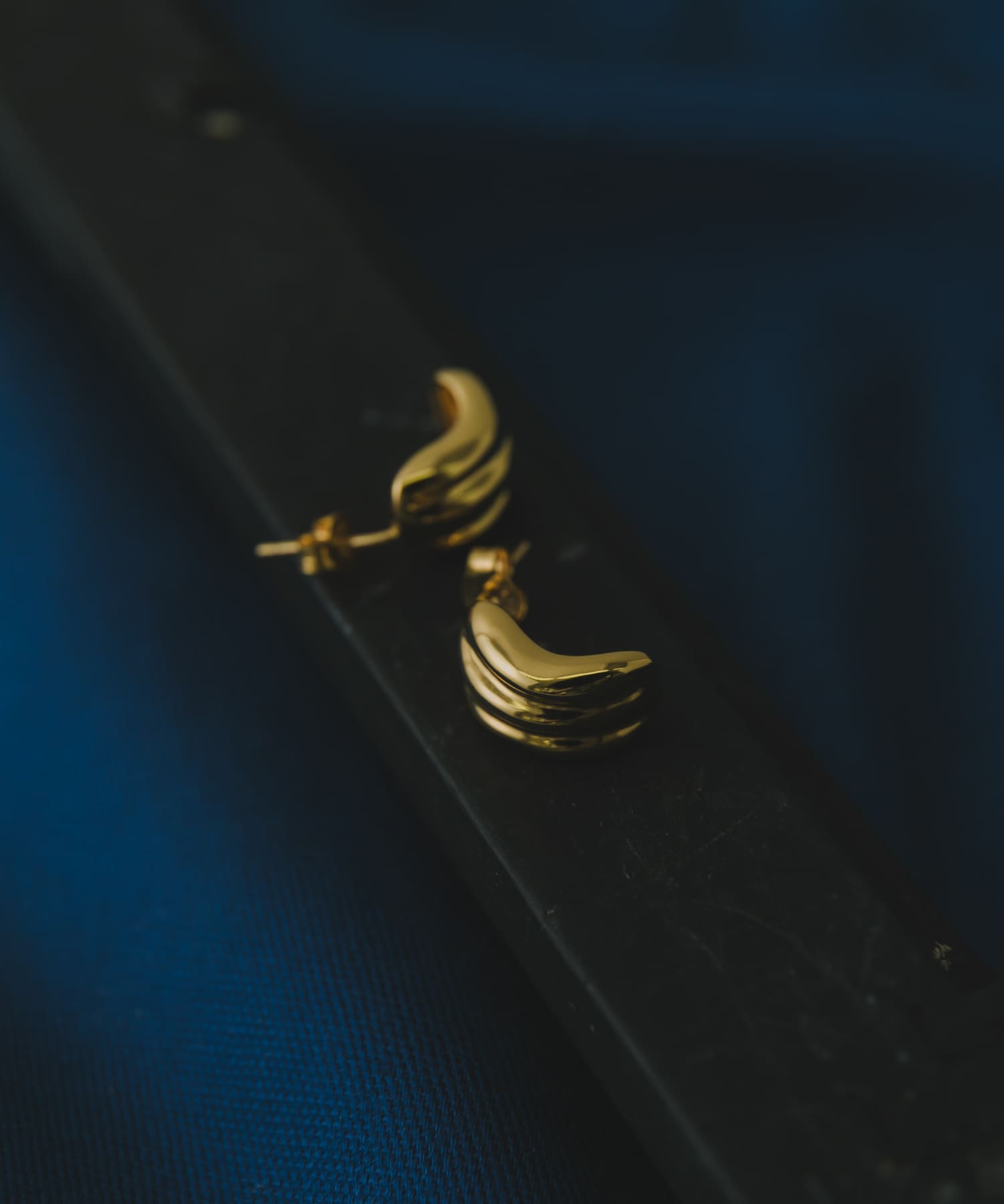 SMELLY so’　plump nuance pierce