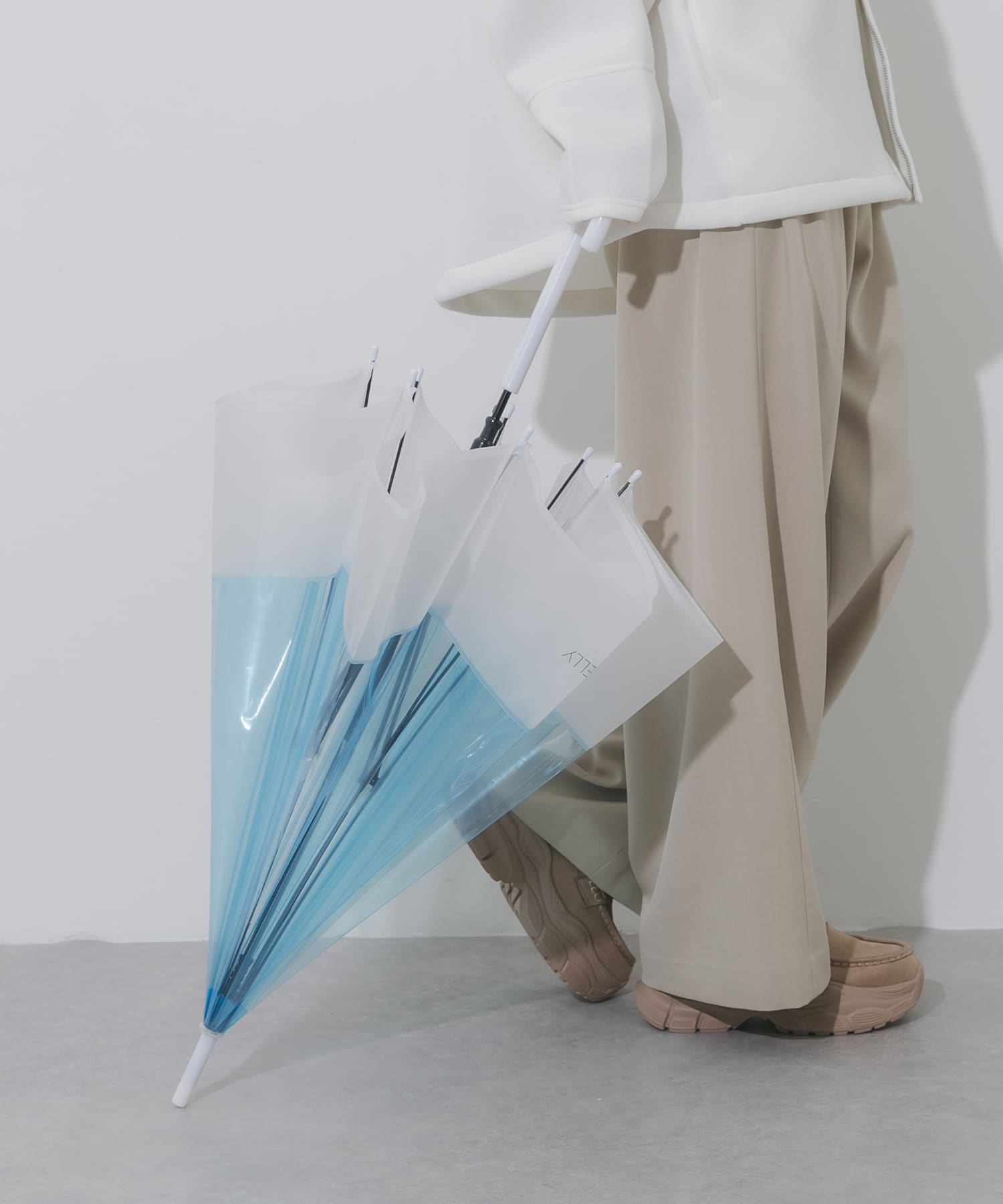 クリアバイカラービニール傘 BLU Free