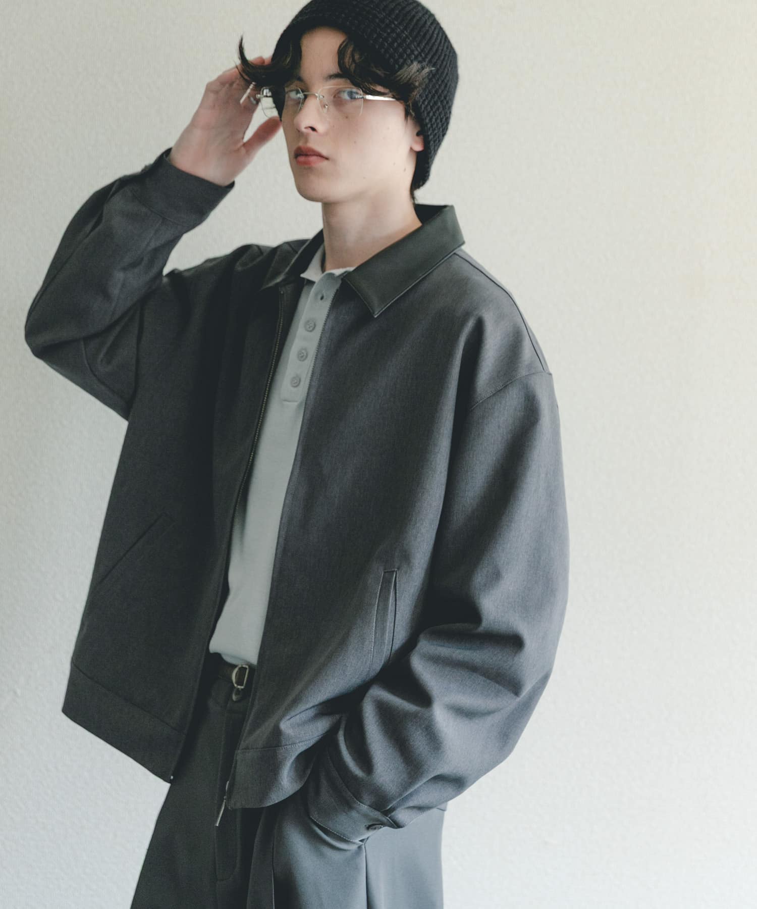 GRAY