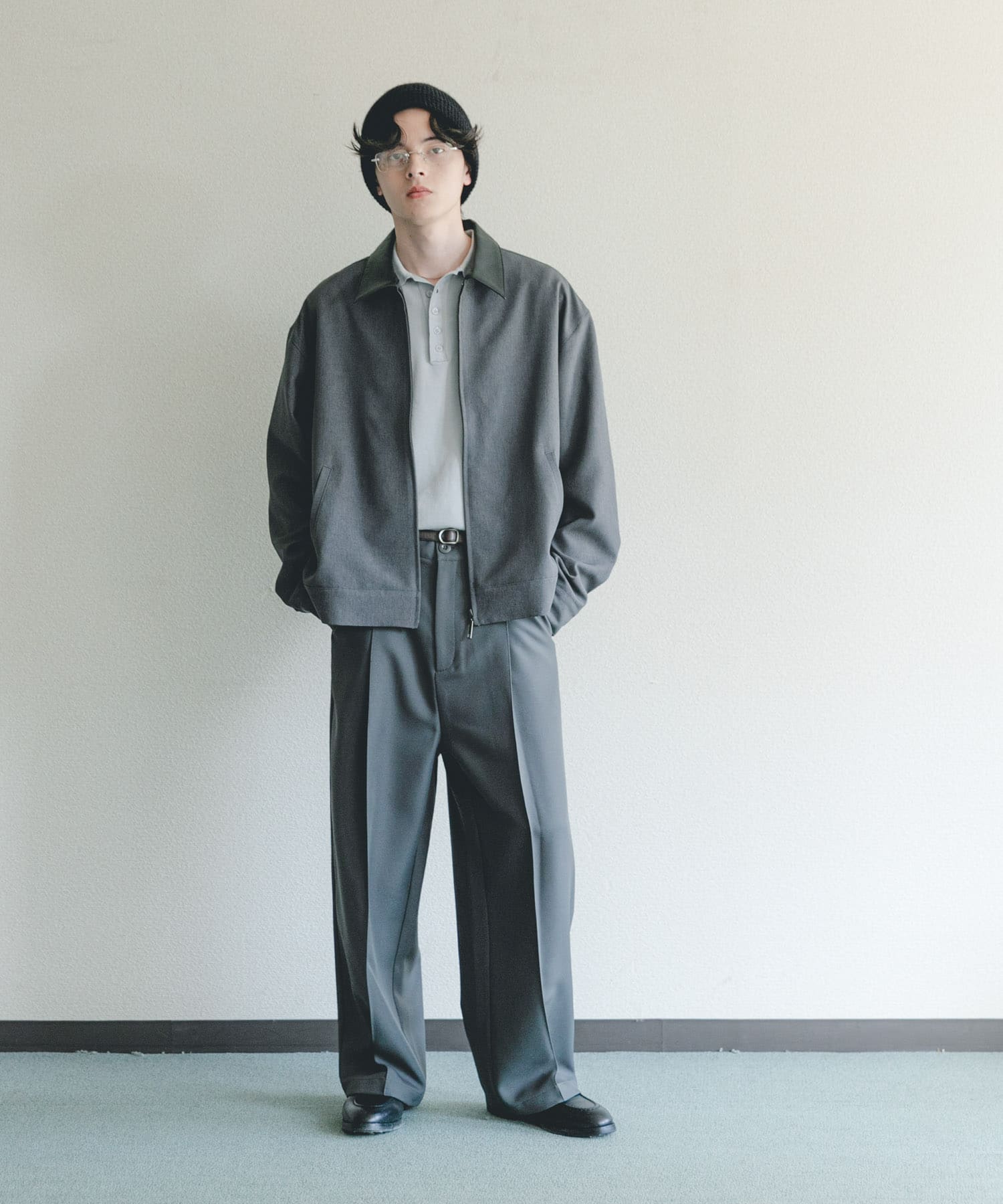 GRAY