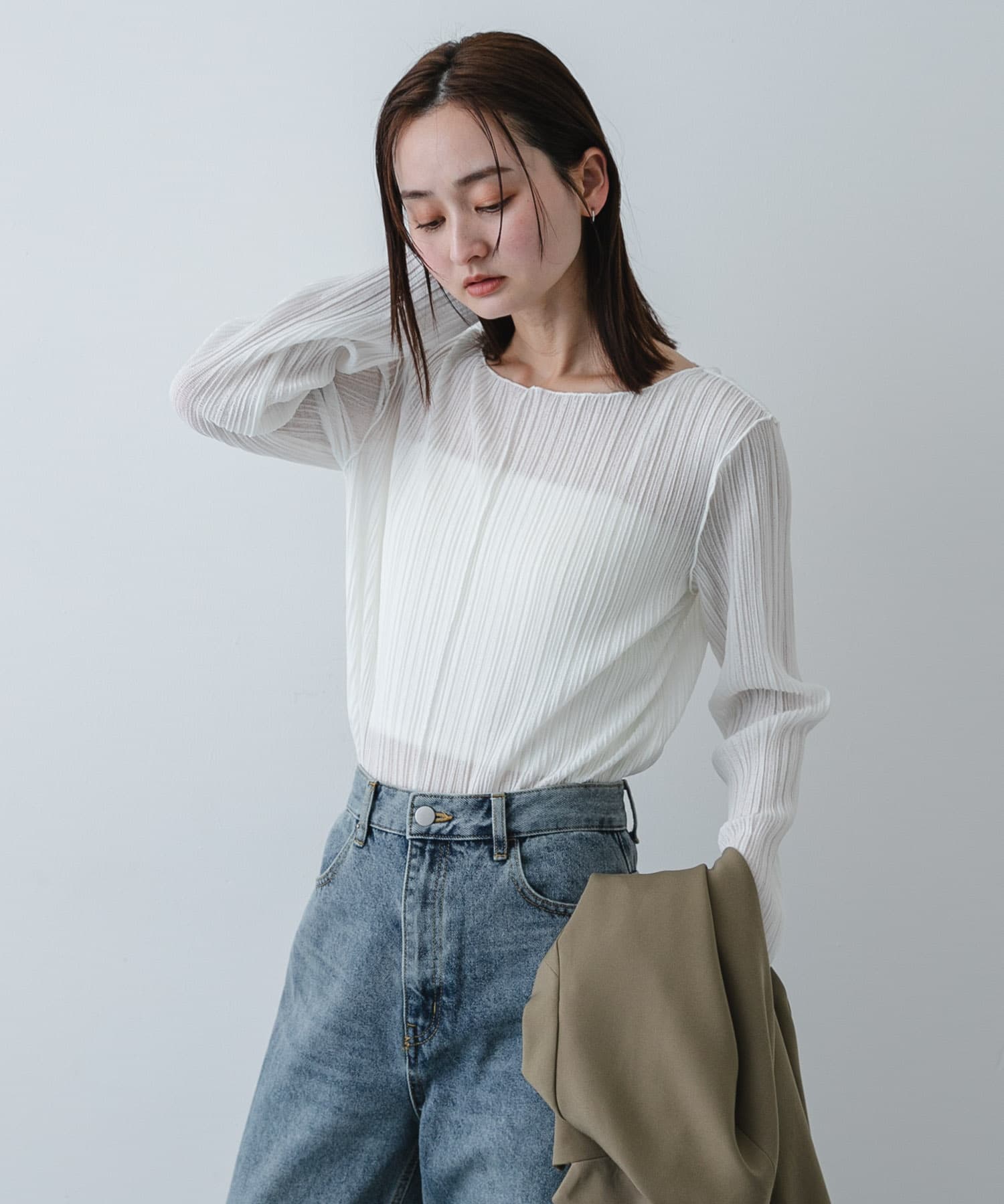 OFF WHITE