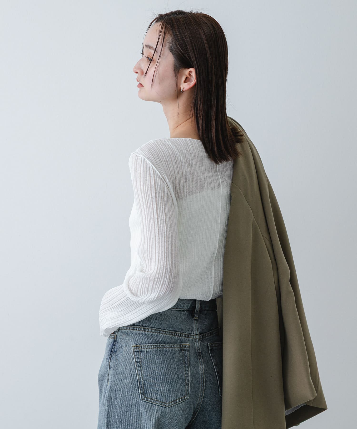 OFF WHITE