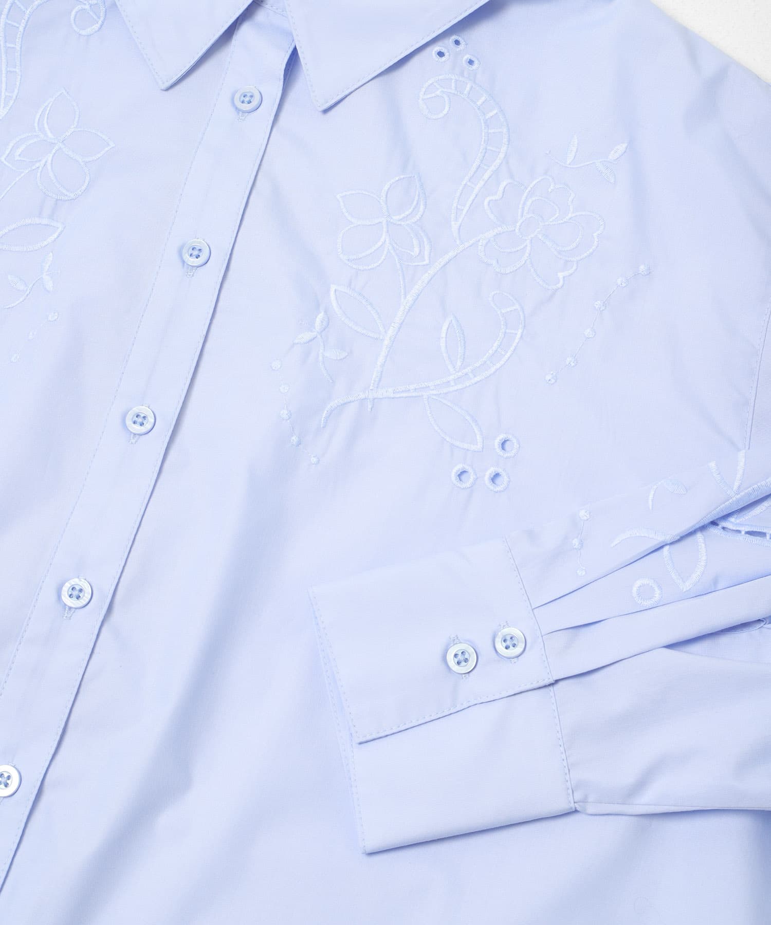カットワークエンブロイダリーシャツ L.BLUE One
