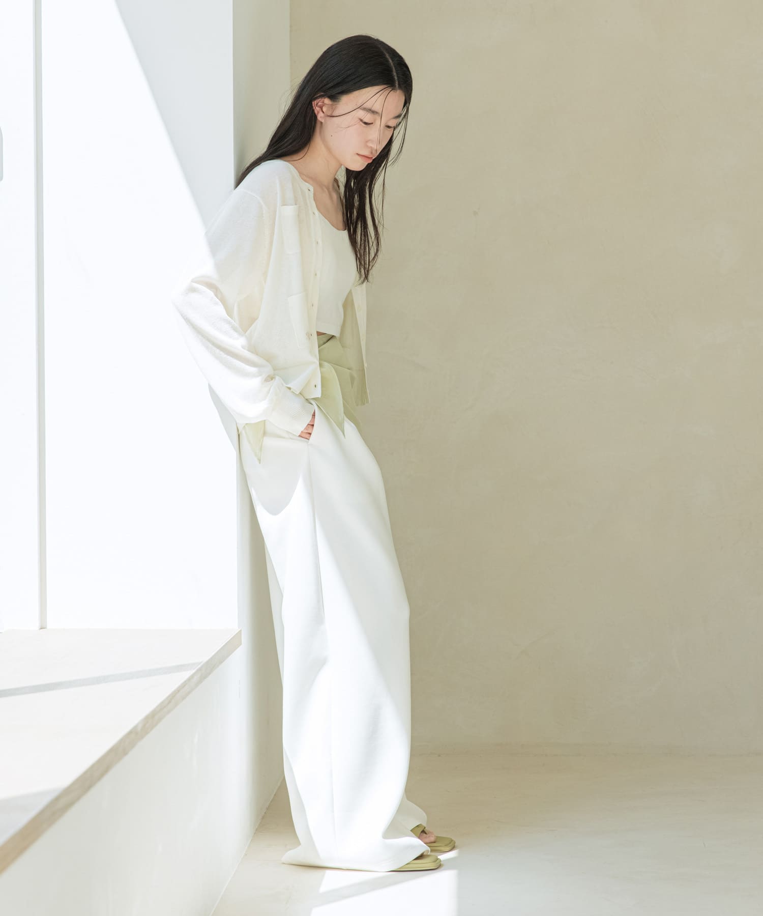 OFF WHITE