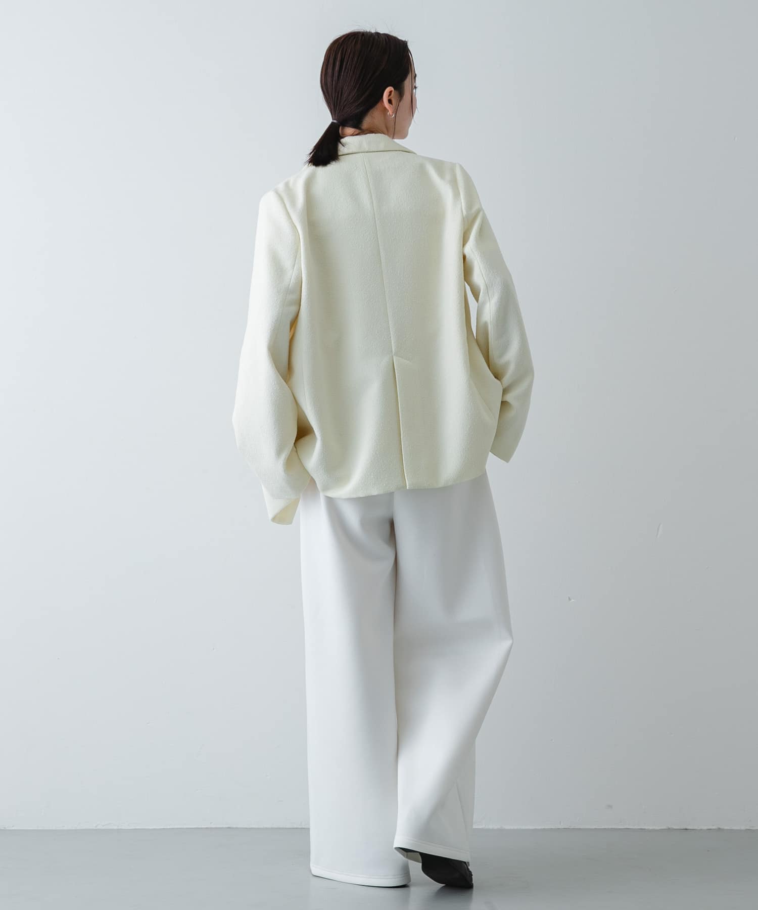OFF WHITE