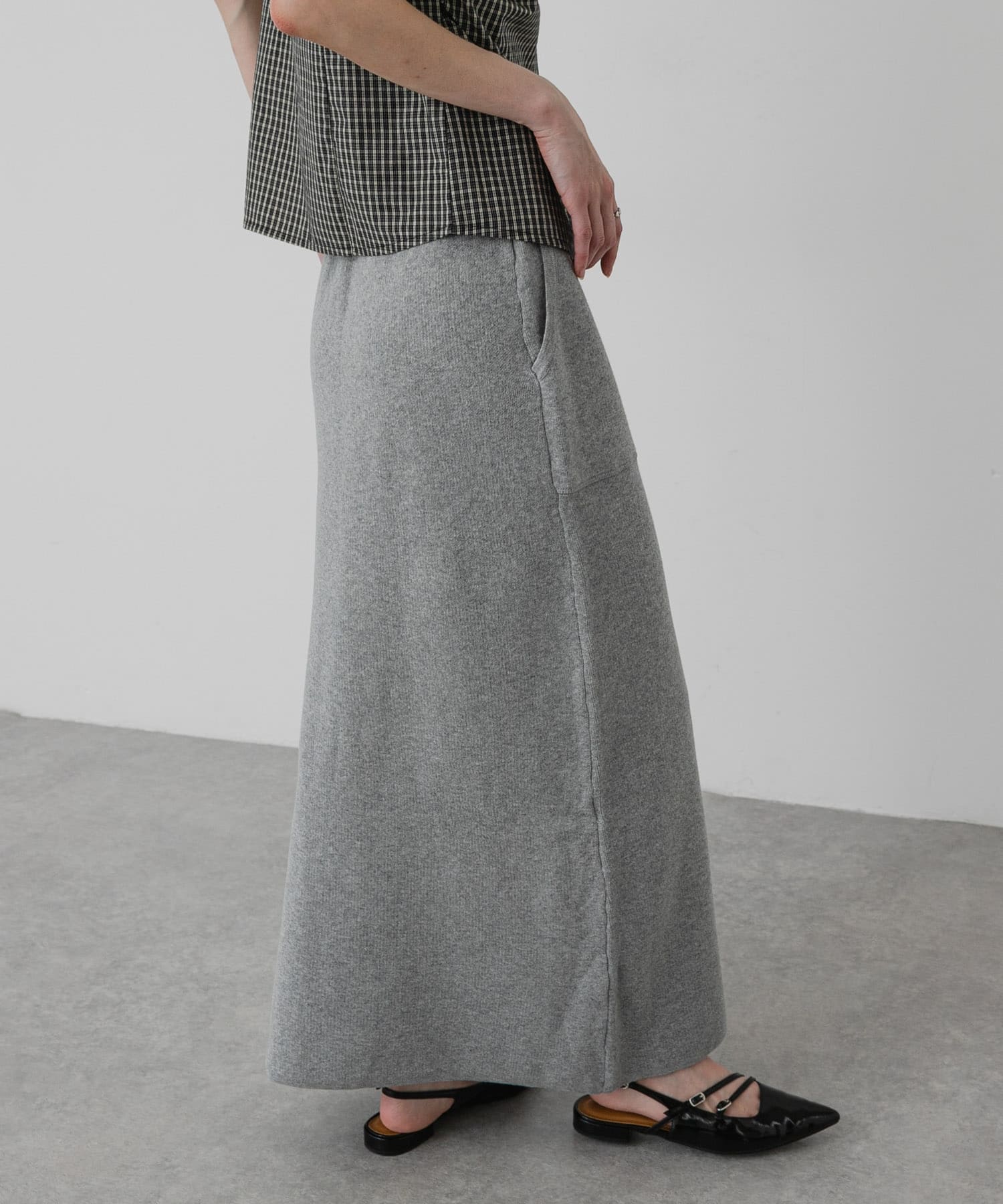 GRAY
