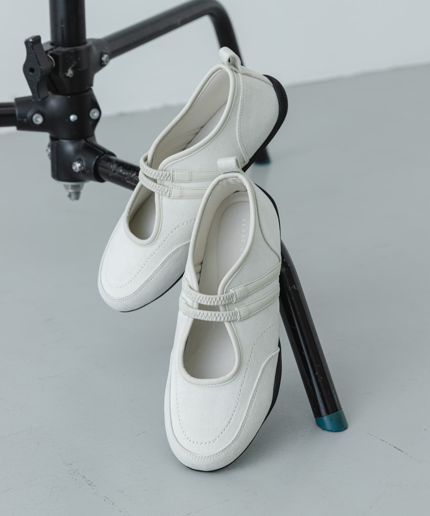 『軽量』フラットソールバレエスニーカー IVORY M