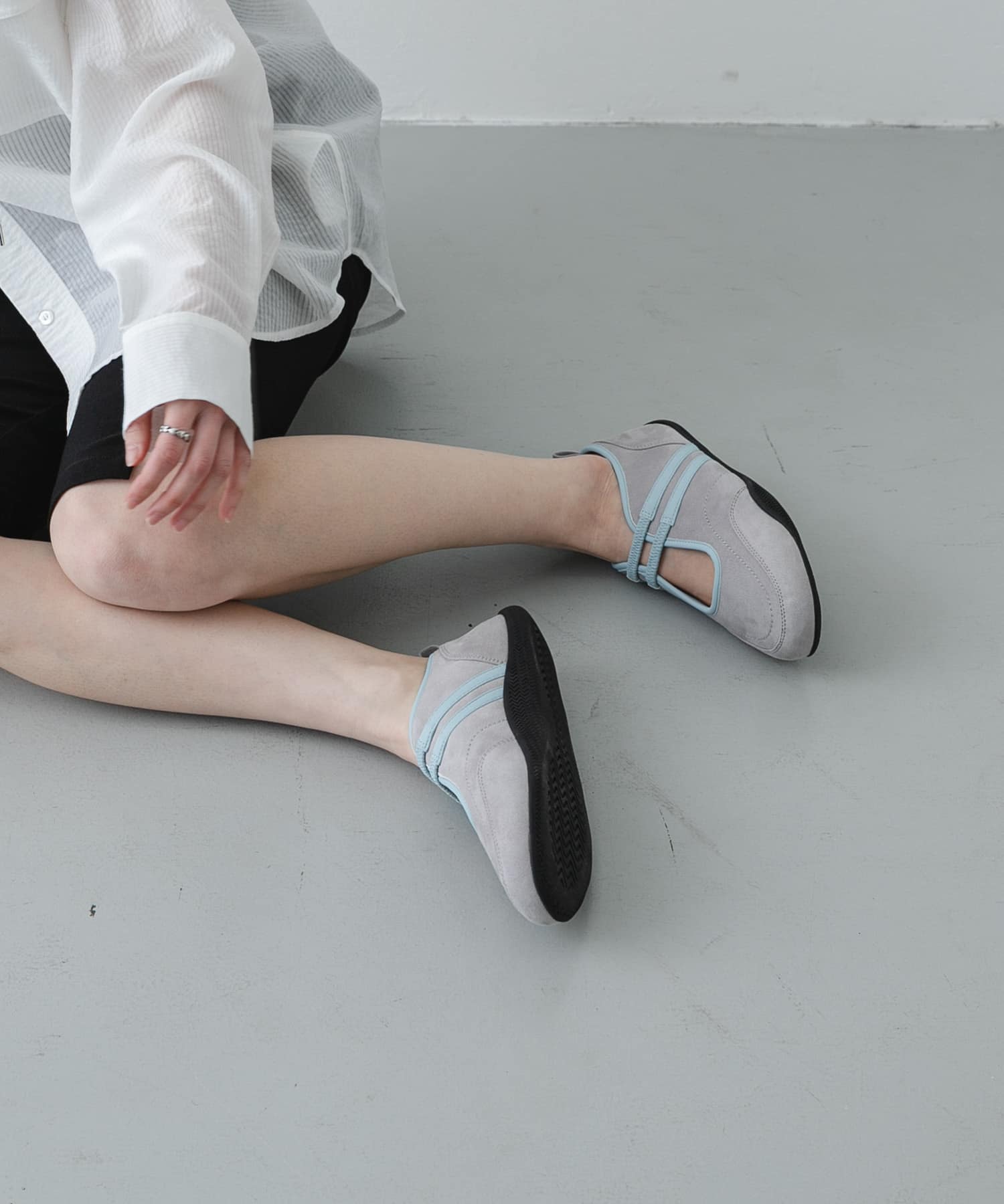 『軽量』フラットソールバレエスニーカー GRAY S