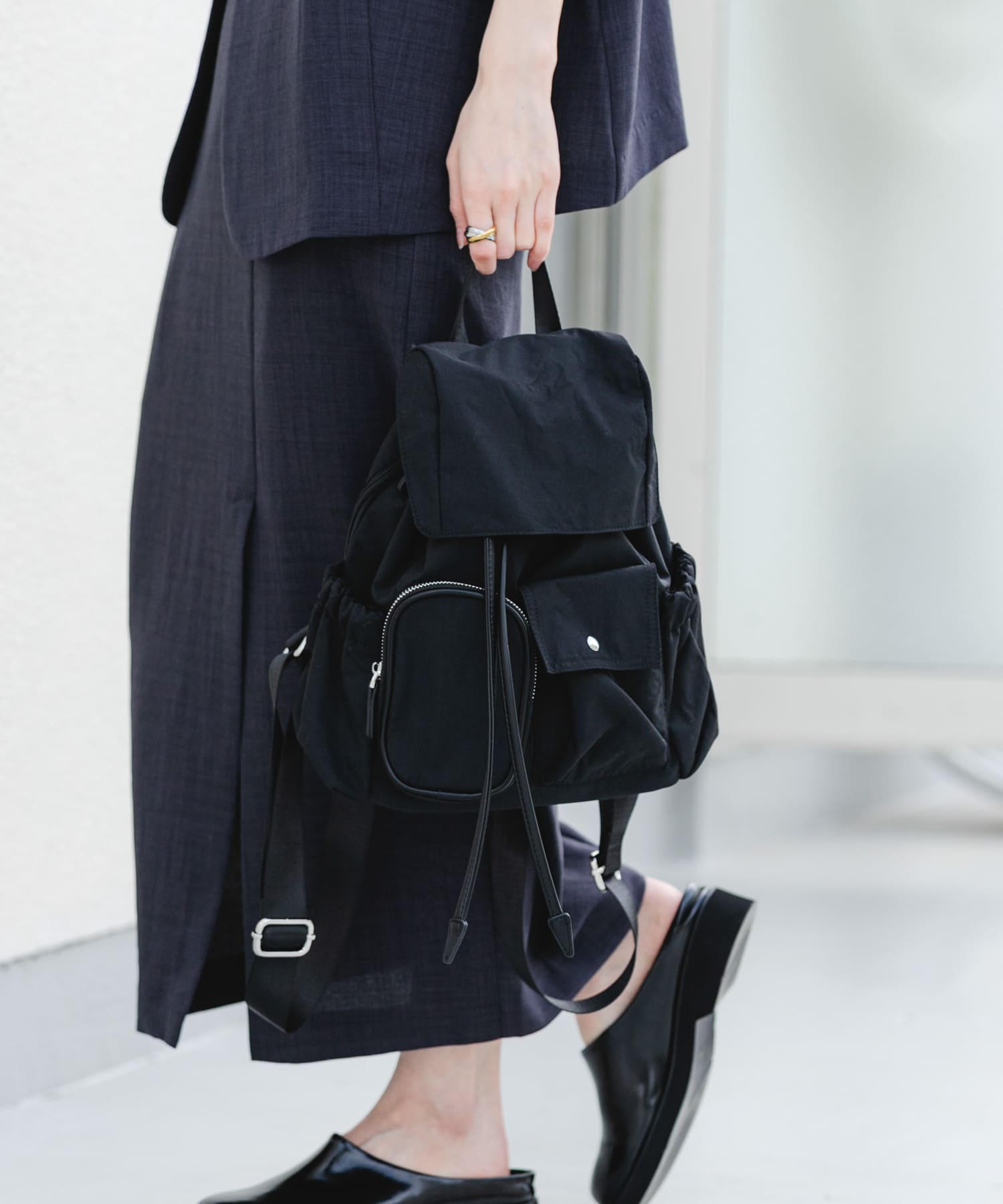 撥水マルチポケットナイロンリュック