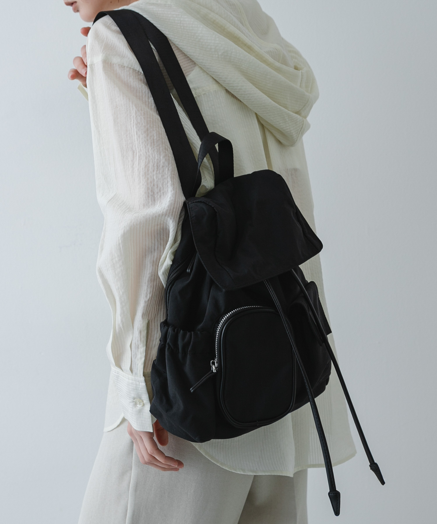 撥水マルチポケットナイロンリュック