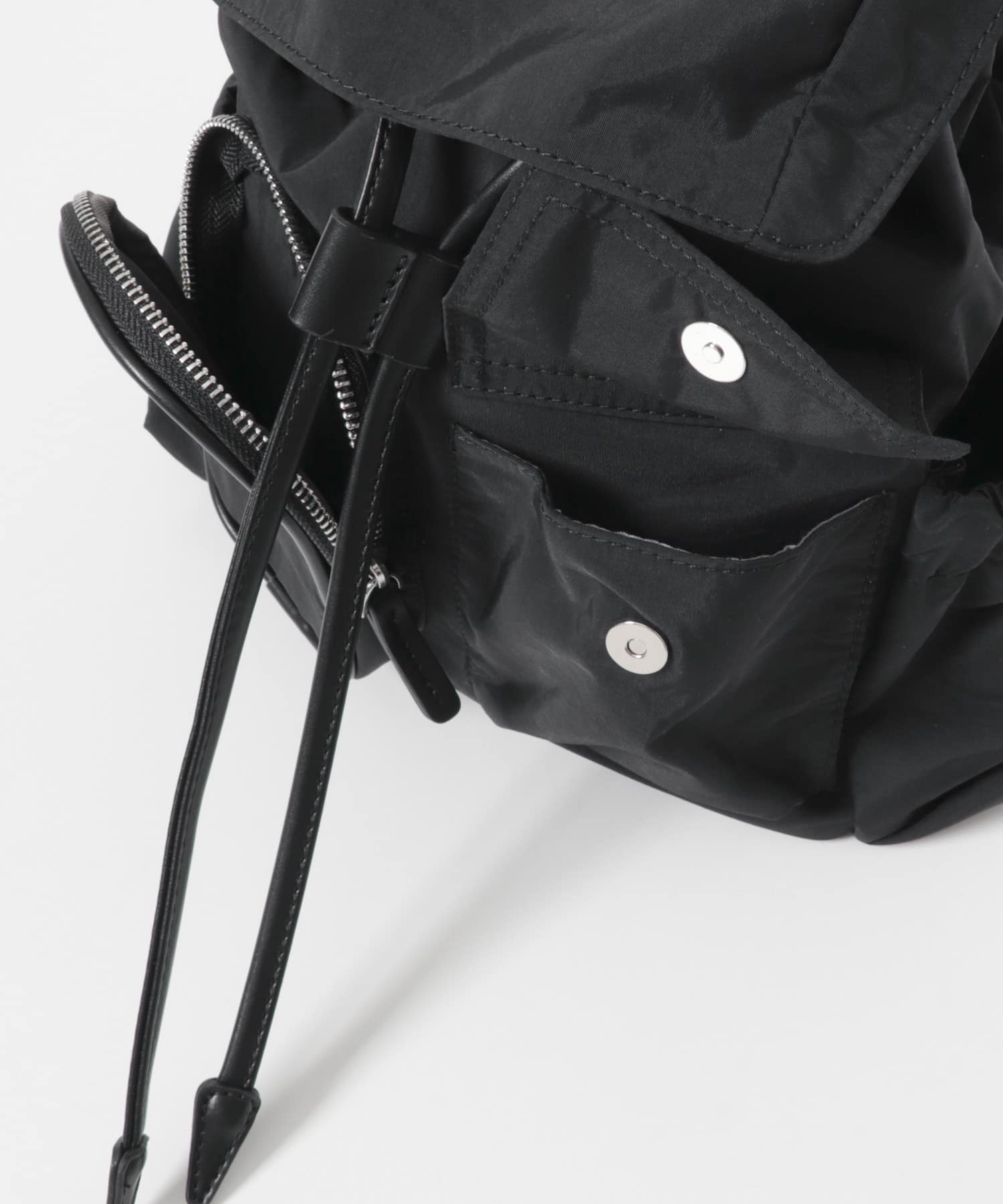 撥水マルチポケットナイロンリュック BLACK One