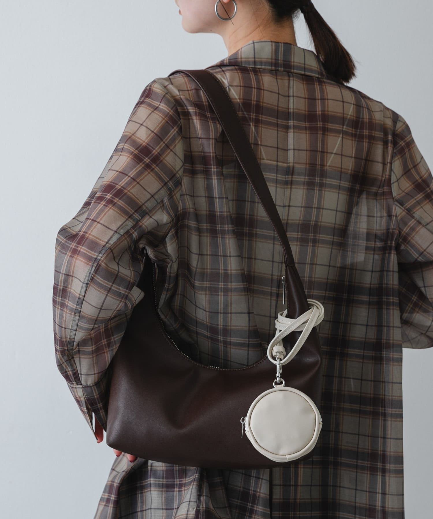 ラウンドポーチツキバッグ