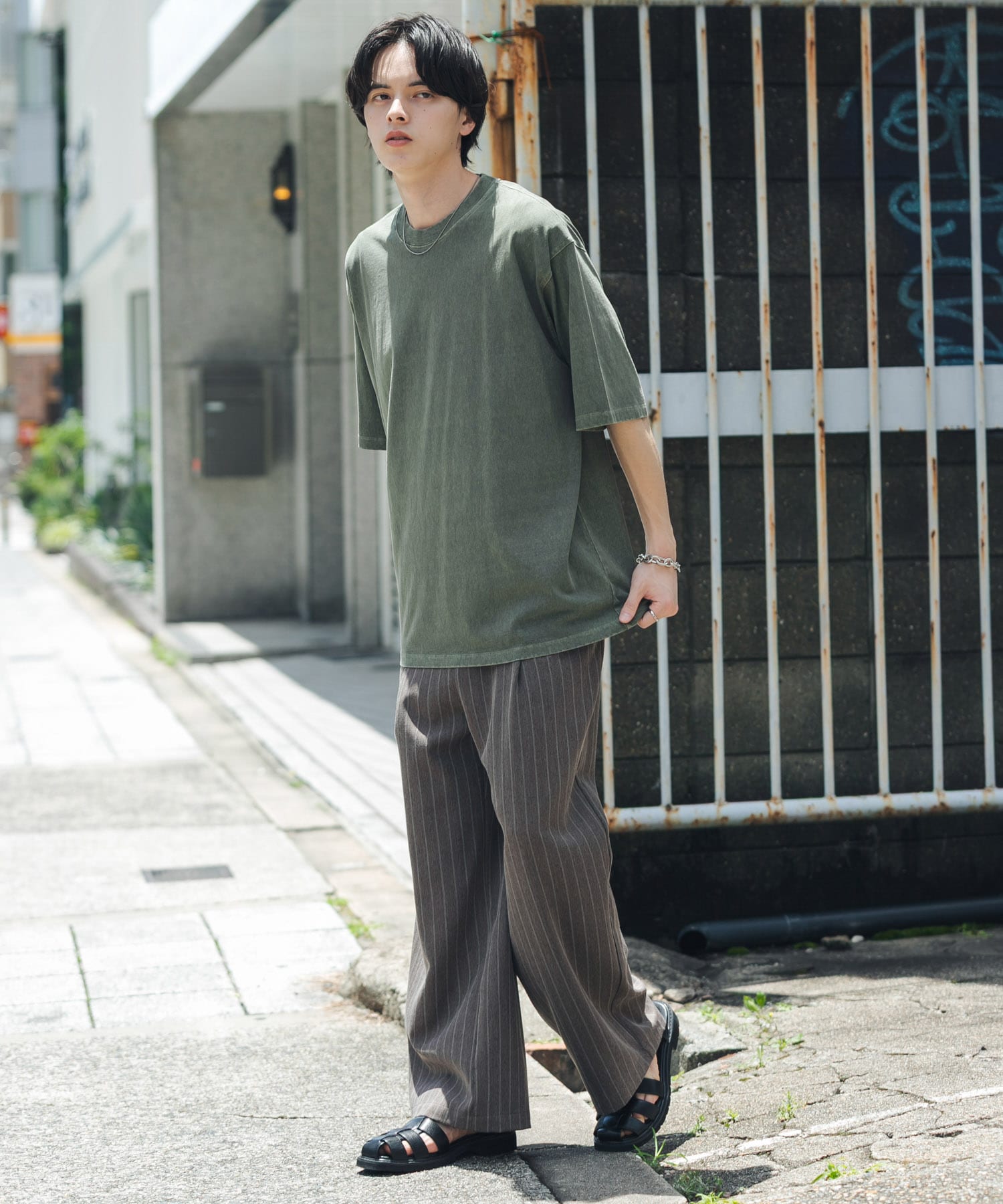 KHAKI