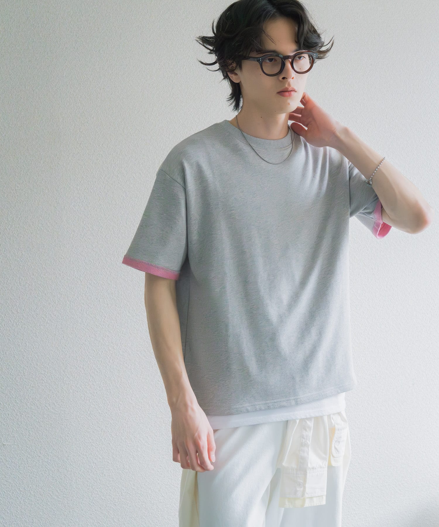 GRAY