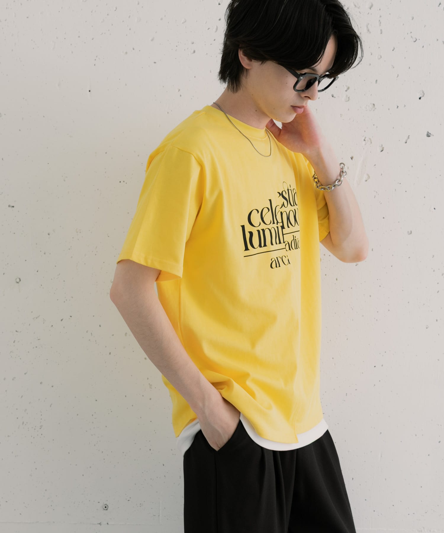 YELLOW