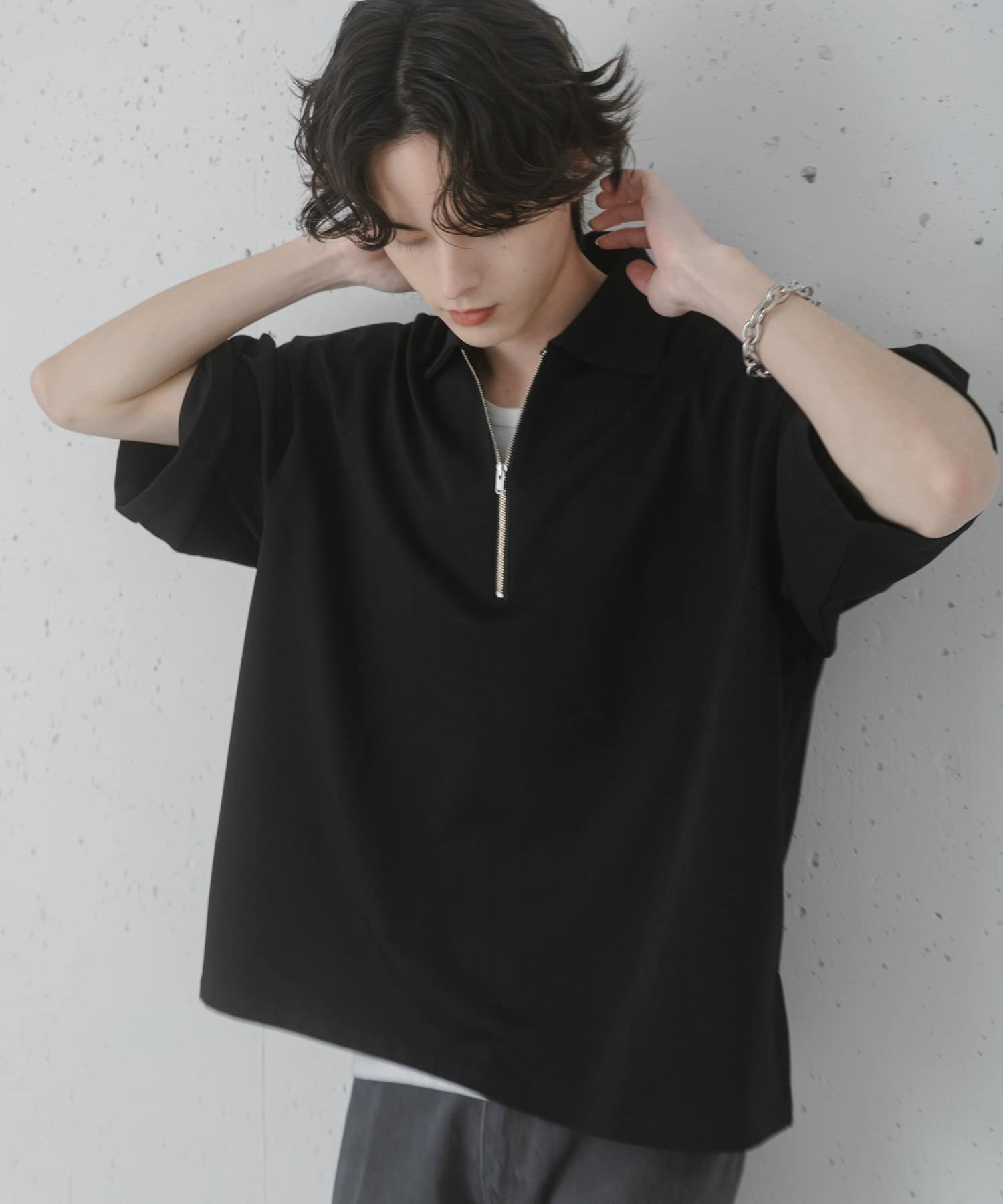 ダンボールポンチハーフジップショートスリーブTシャツ