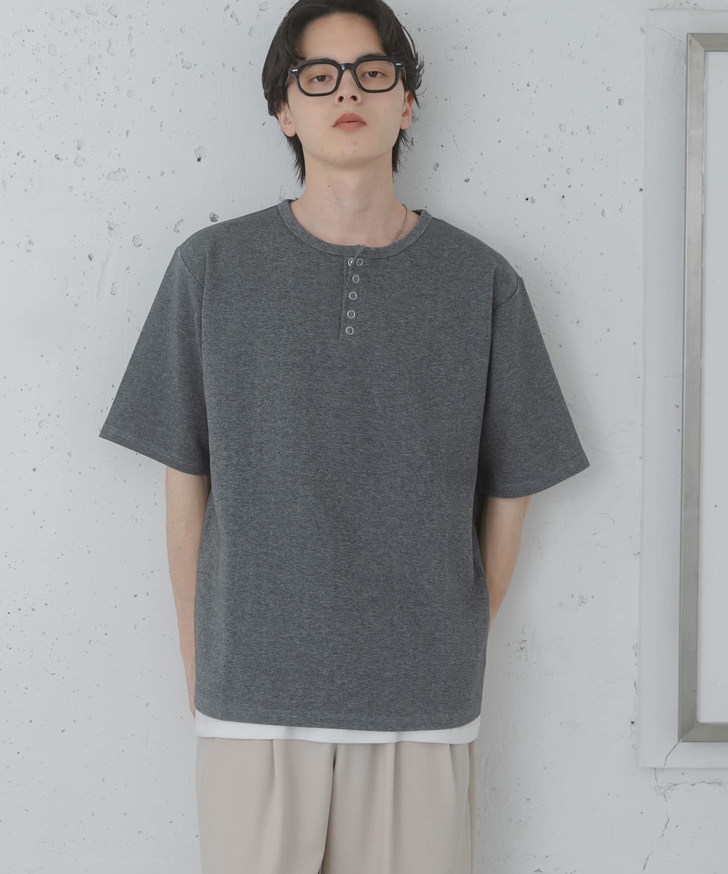 GRAY