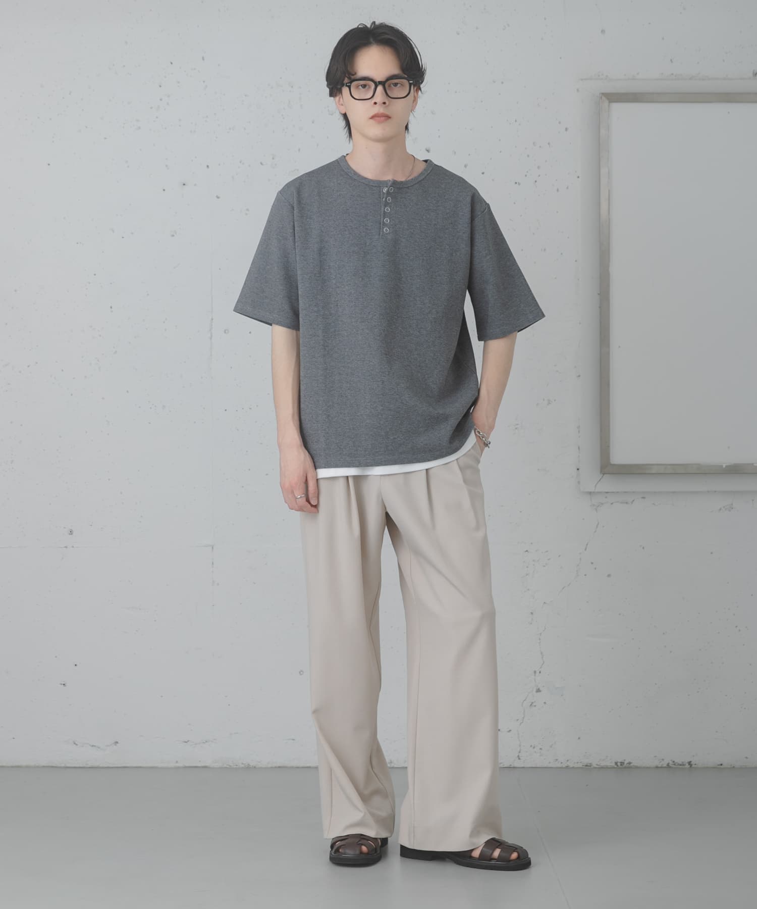 GRAY