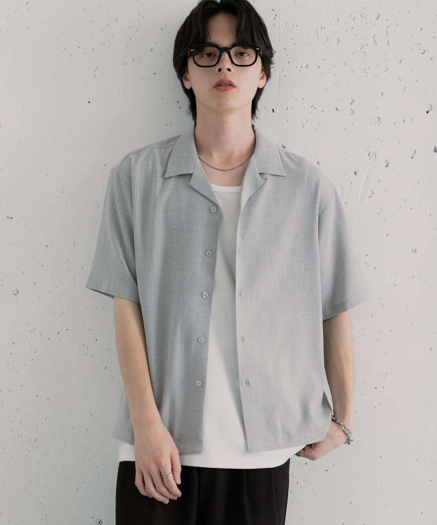 GRAY