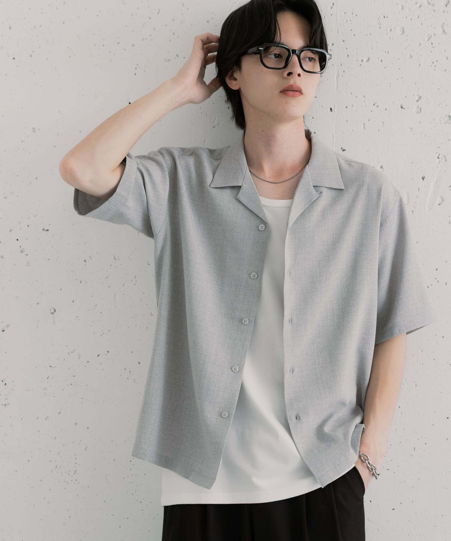 GRAY