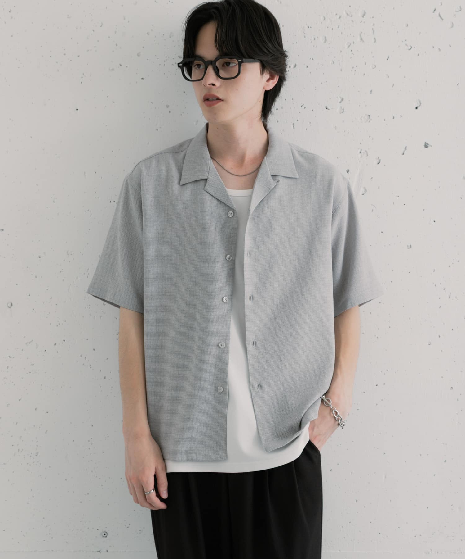 GRAY