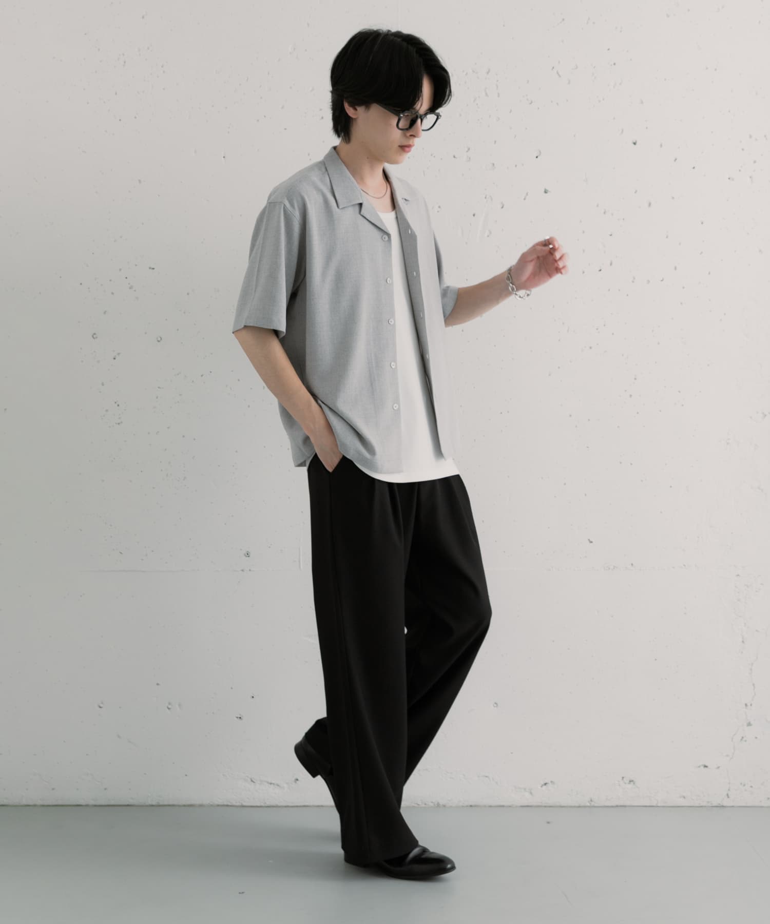 GRAY