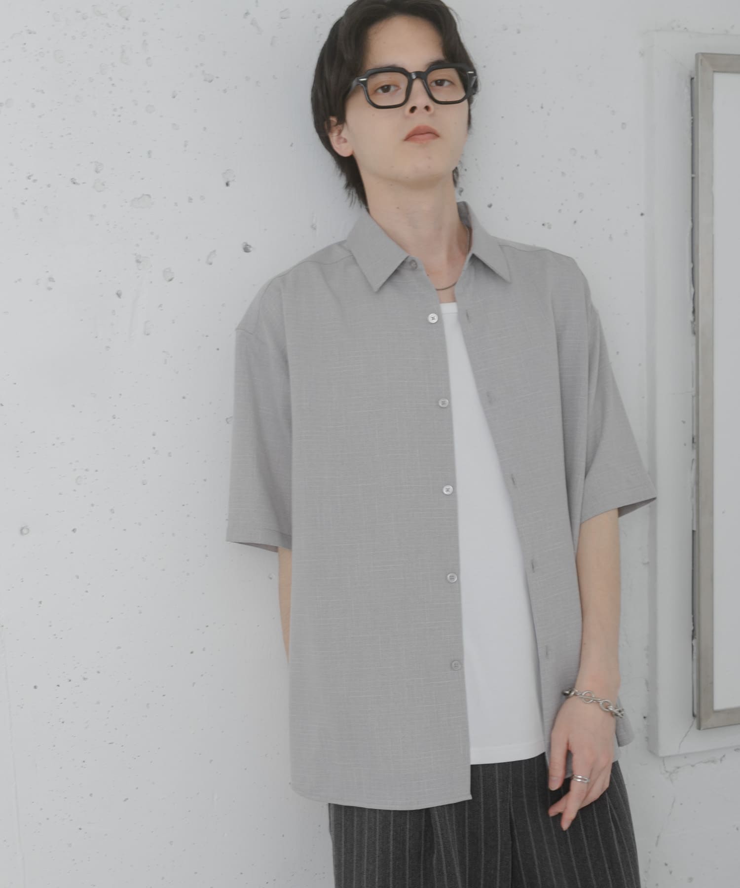 GRAY