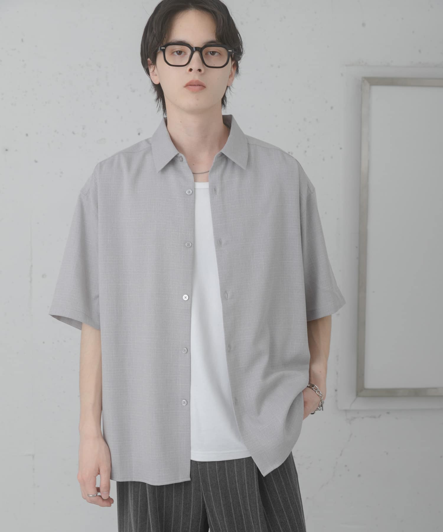 GRAY