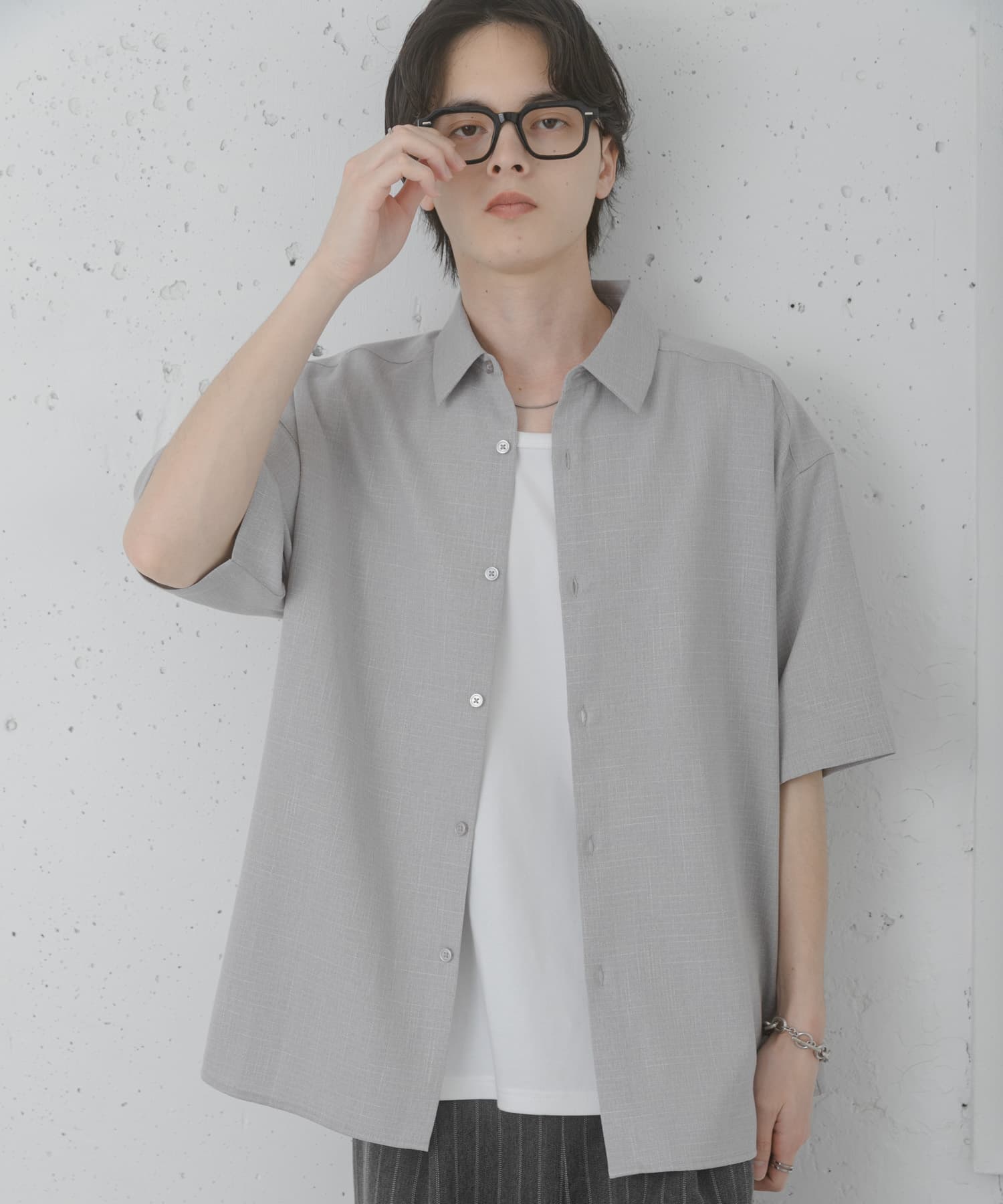 GRAY