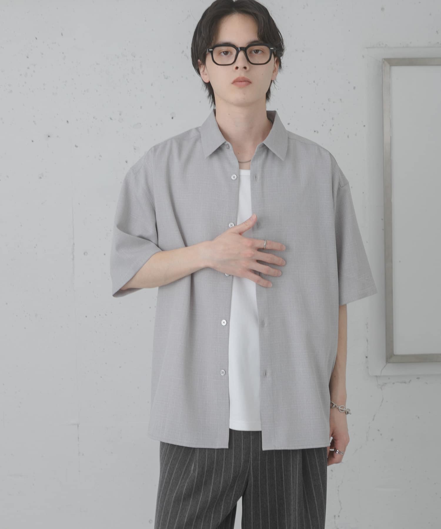 GRAY