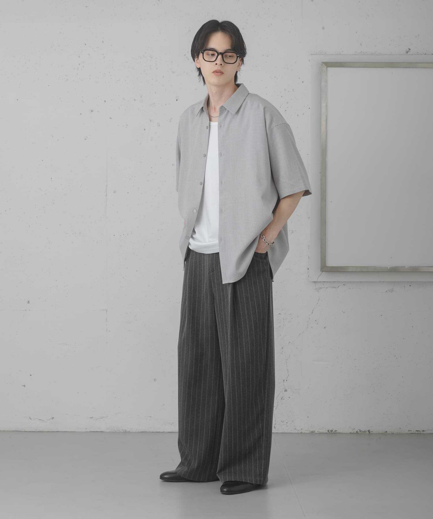 GRAY