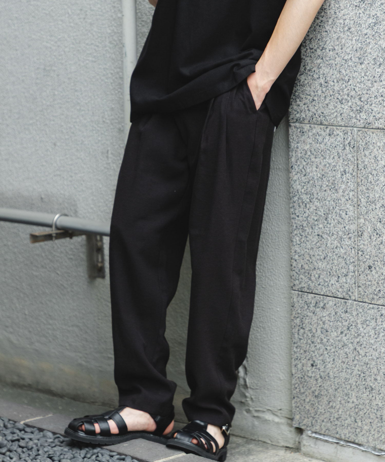 リネンブレンド2タックテーパードパンツ