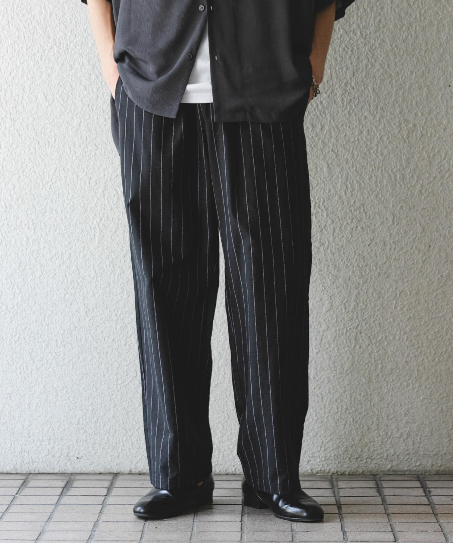 BLK×WHT