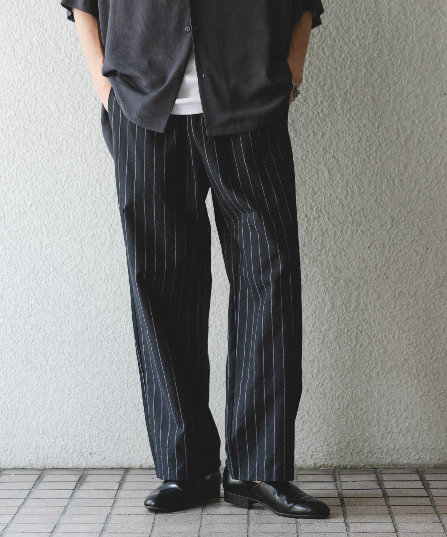 BLK×WHT