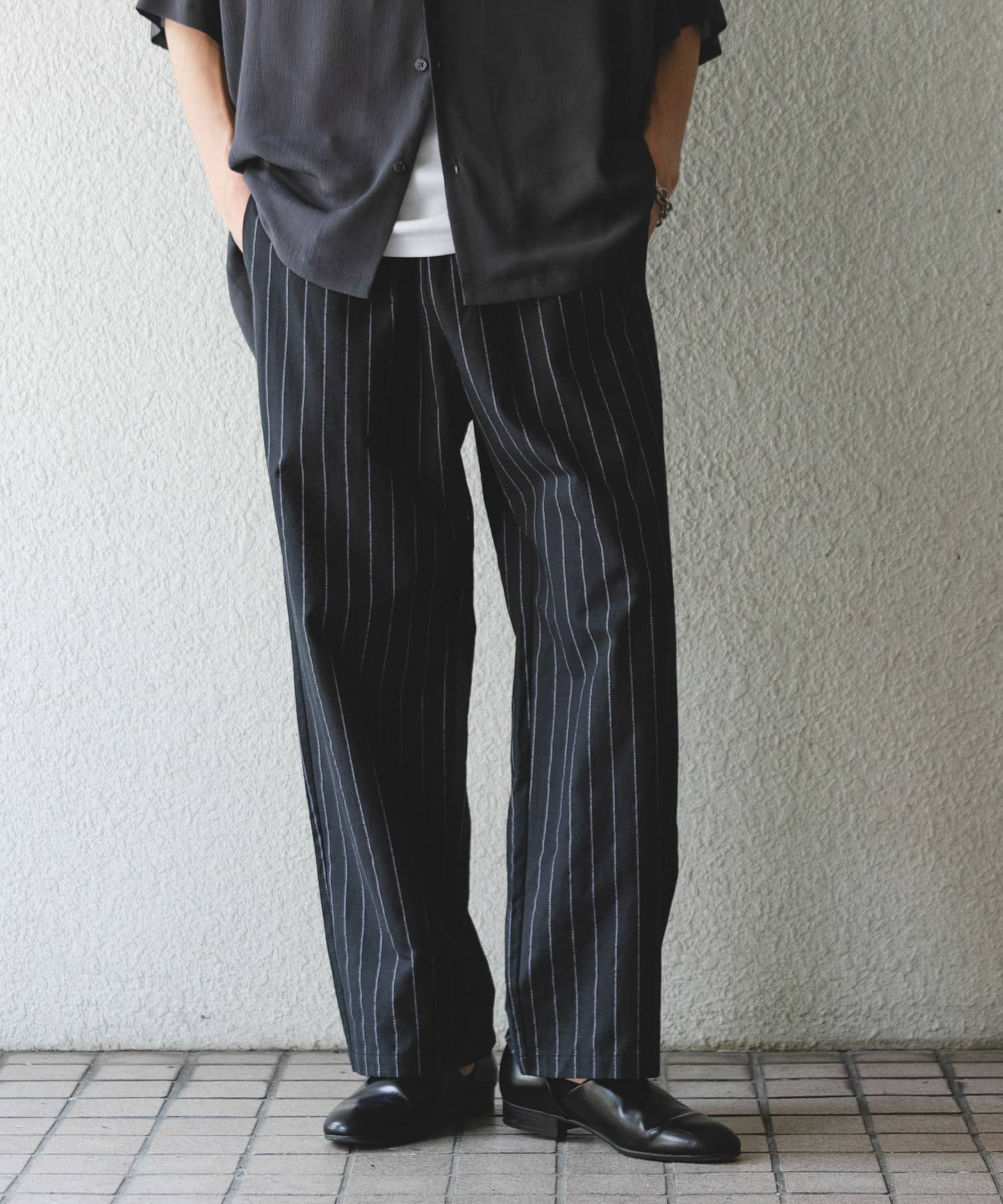 BLK×WHT