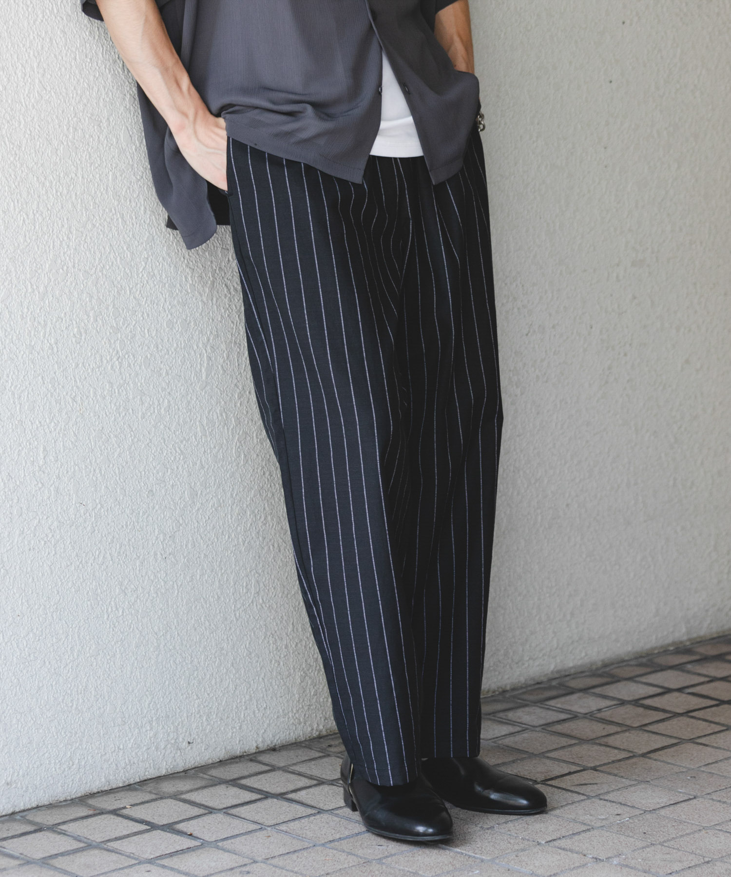 BLK×WHT
