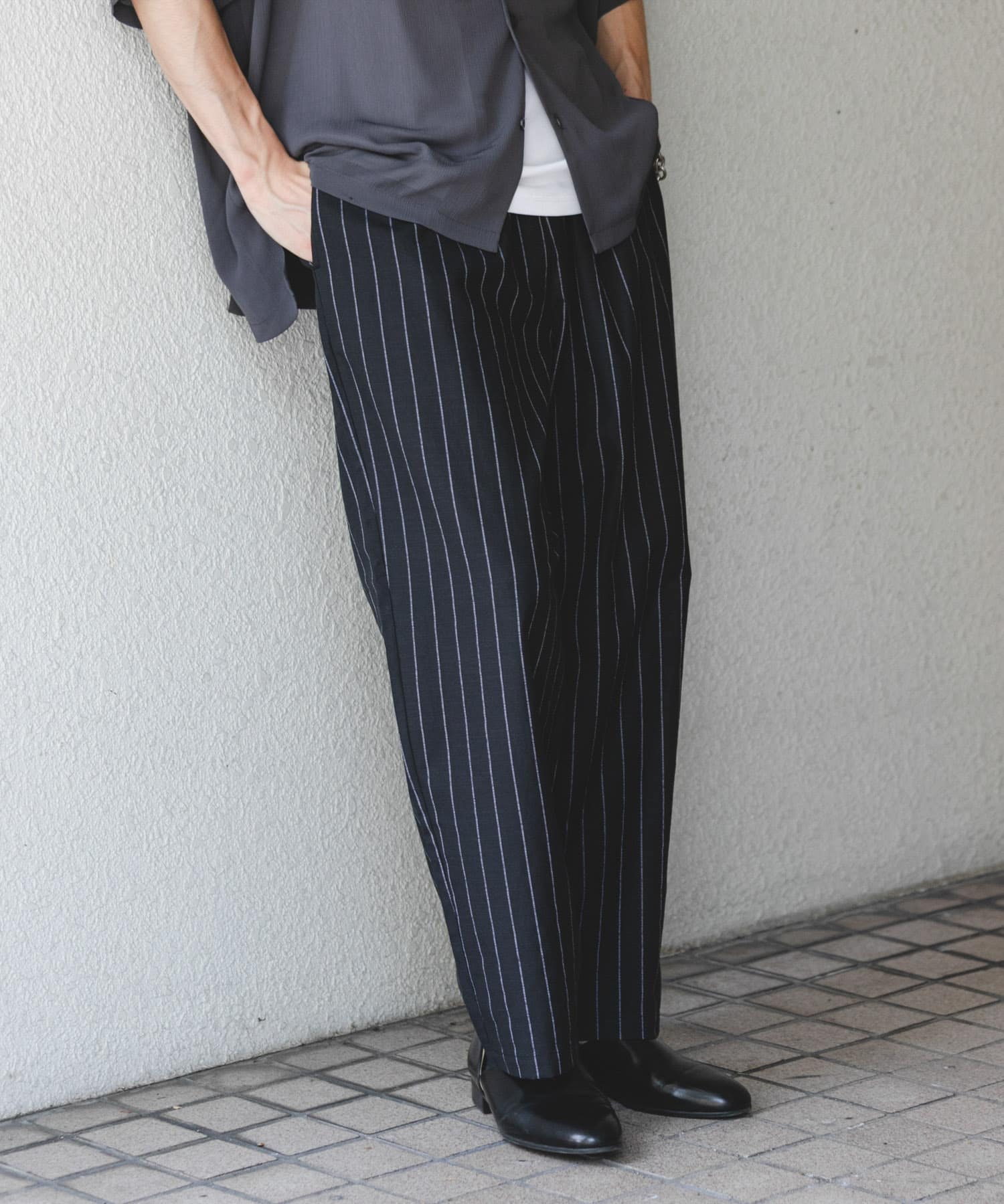BLK×WHT