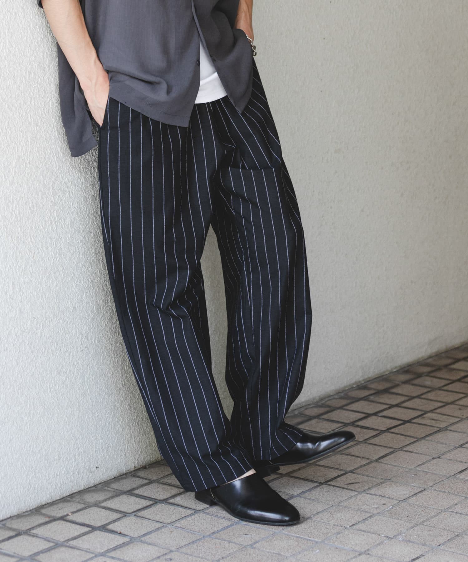 BLK×WHT