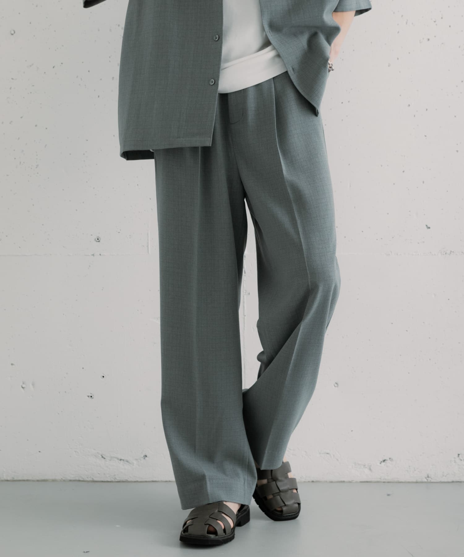 KHAKI
