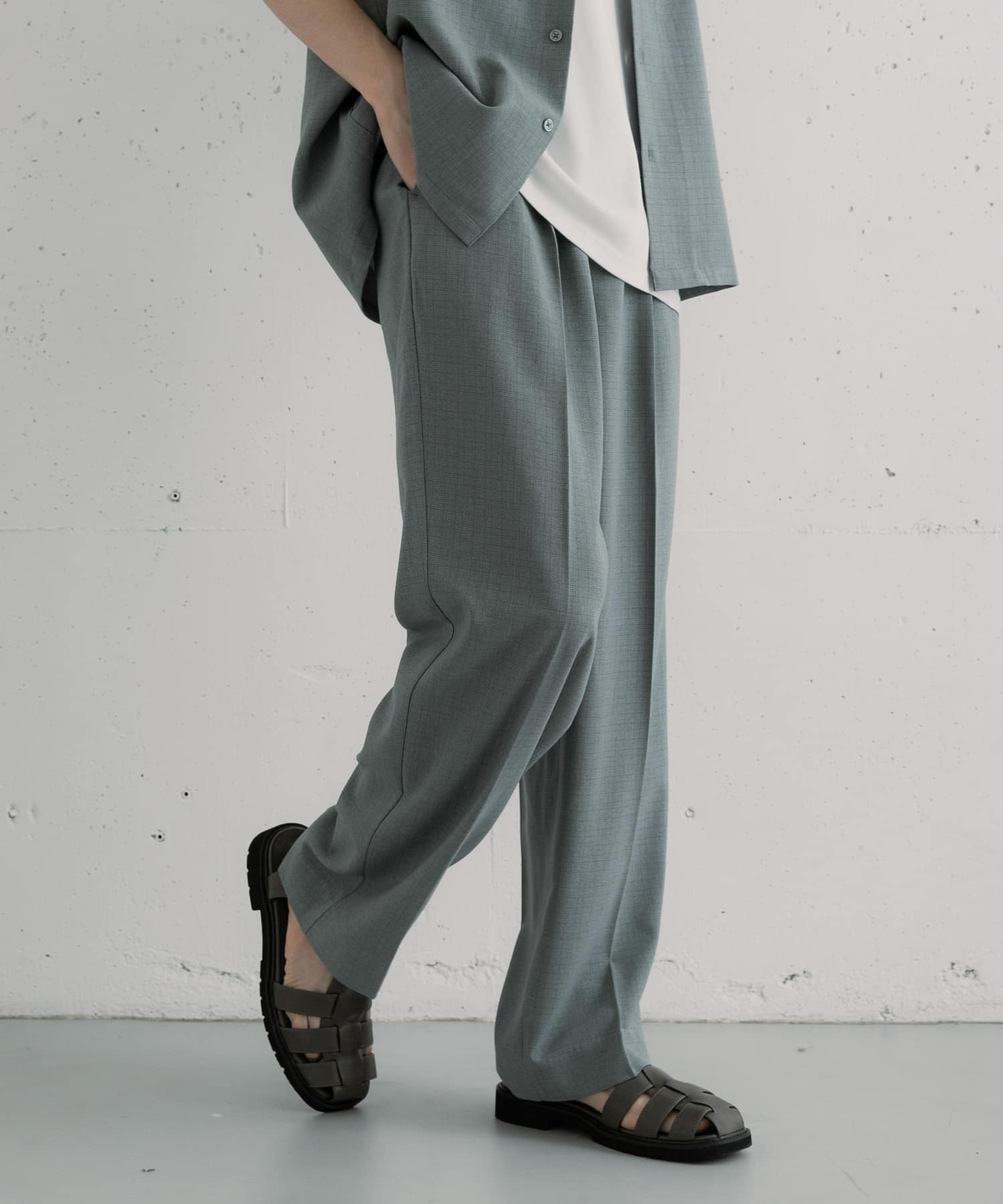 KHAKI