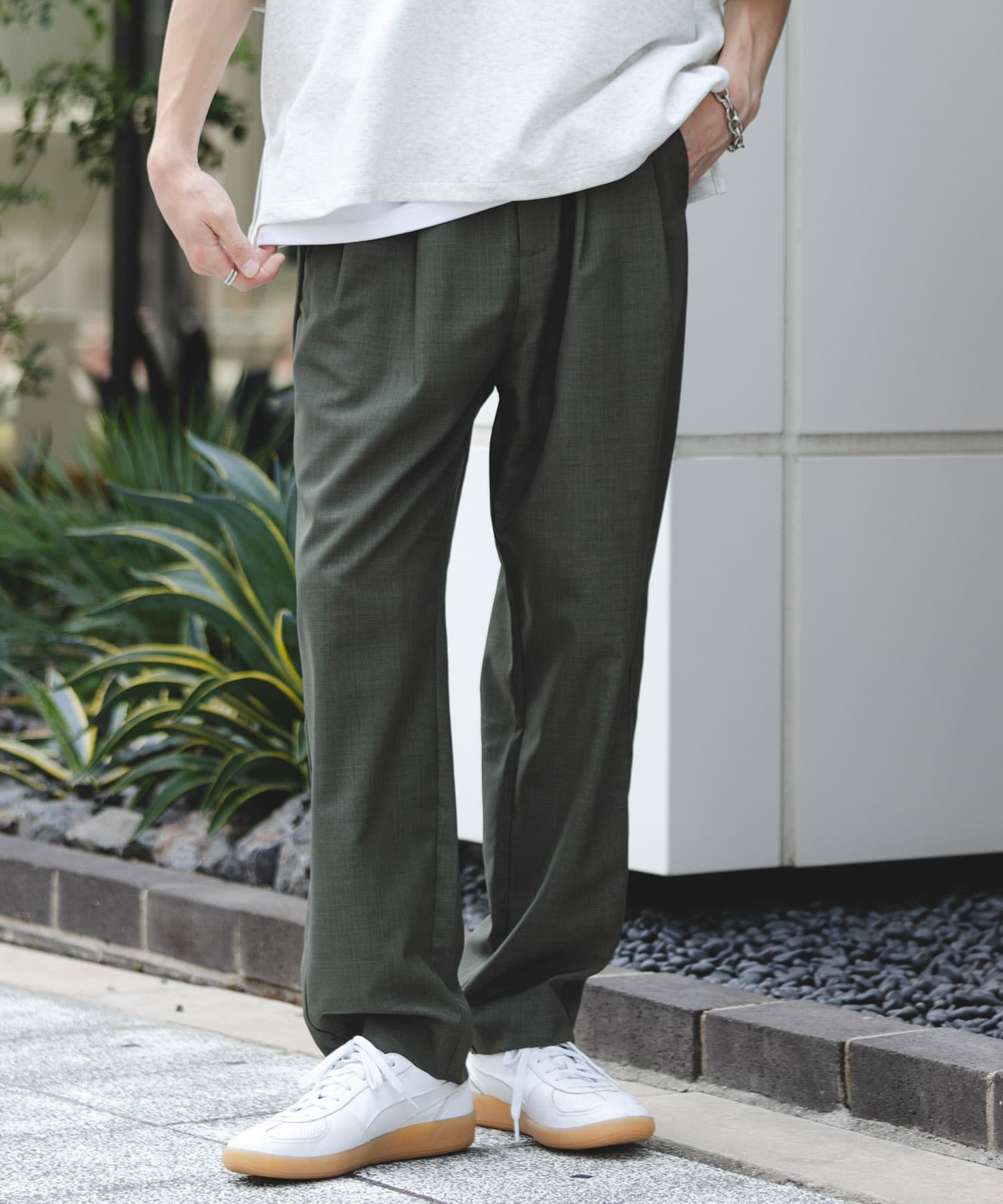 GREEN