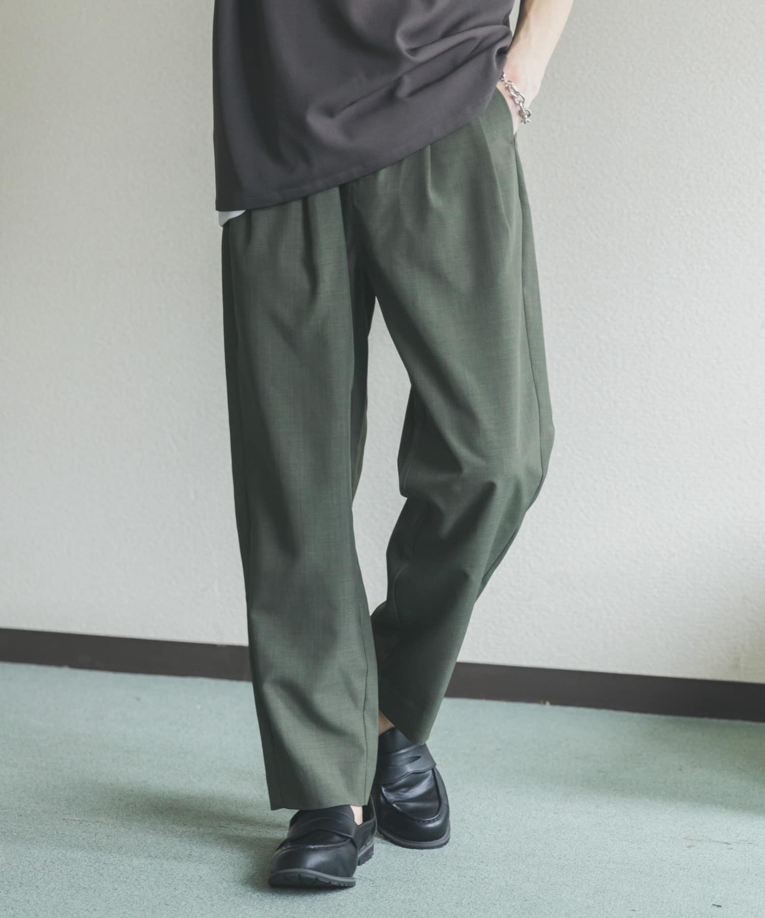 GREEN