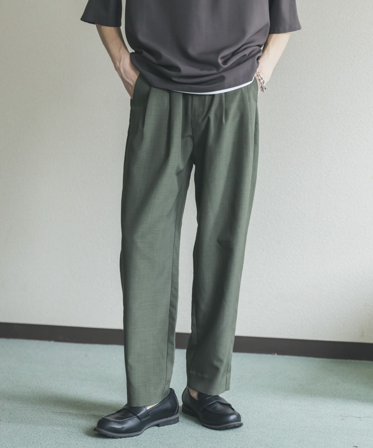 GREEN