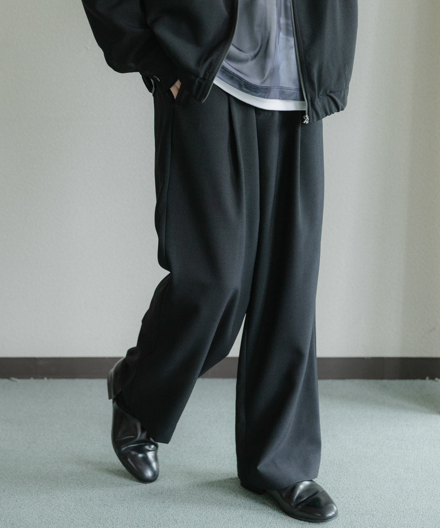 『UR TECH DRYLUXE』リネンライクワイドパンツ